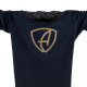 Ausschnitt Vorderansicht eines schwarzen CBe Longsleeve T-Shirts aus Bio-Baumwolle (Organic Bio T-Shirt) mit gold-glitzerdem Ammersee Design der Modemarke AMMERSEE BAVARIA aus Bayern, Deutschland