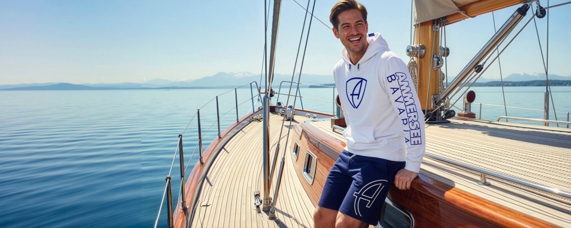 Segelschiff auf dem Ammersee vor den bayerischen Alpen